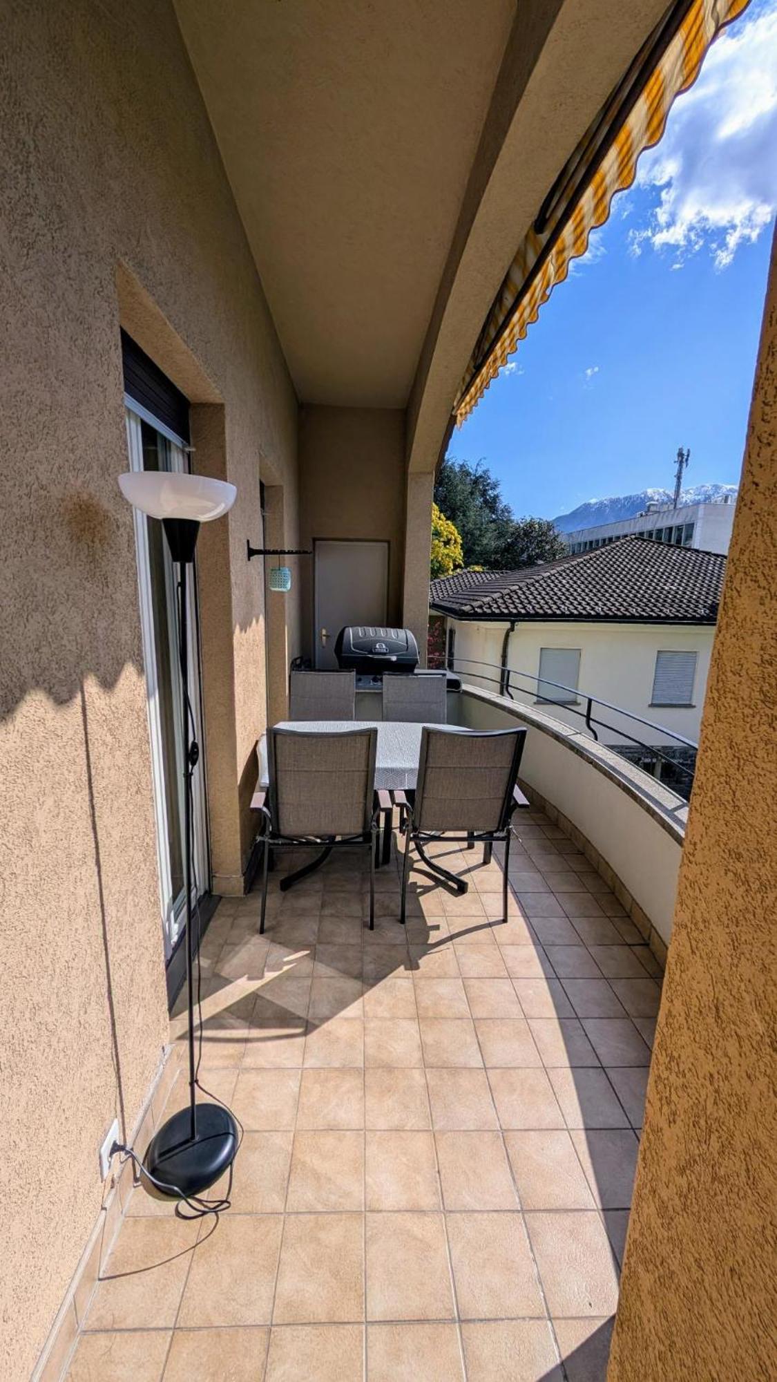 Locarno, Casa Pioda - Nahe Zentrum, Mit Balkon Und Parkplatz Kültér fotó
